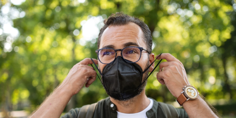How to Keep Glasses from Fogging with a Mask